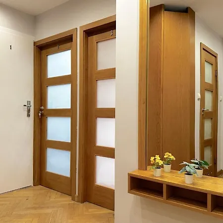 Array Homestay